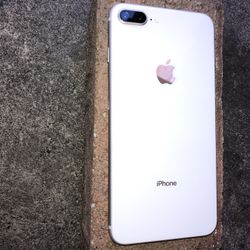 iPhone 8+ 