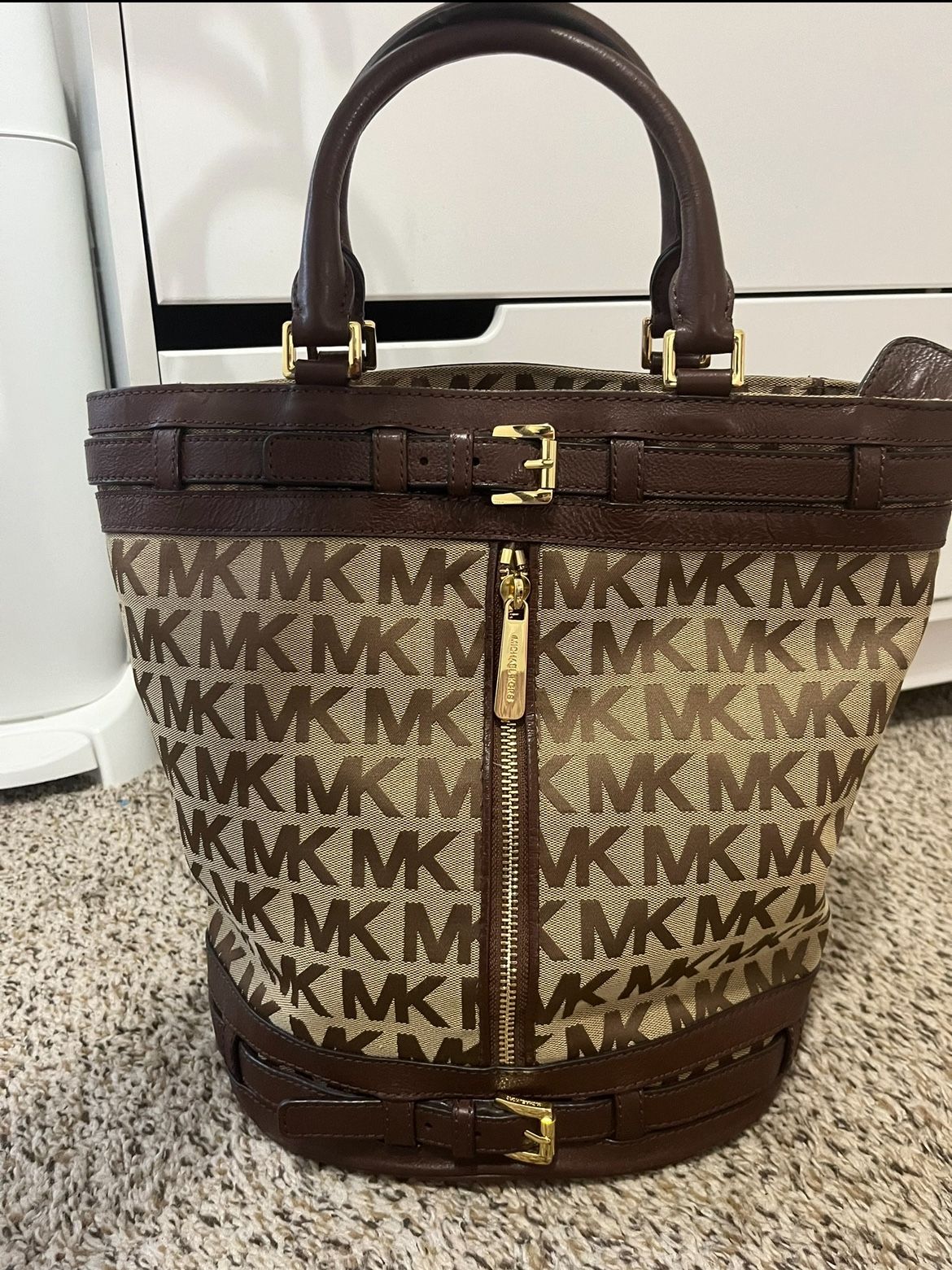 Michael Kors Bucket Bag