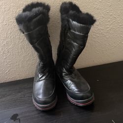 Kids Size 2 Snow Boots 