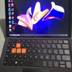 OneXPlayer X1 Mini (AMD 7 8840U/32GB/2TB) with Keyboard, Controllers,