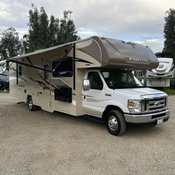 2017 minnie Winnie Super Low Miles