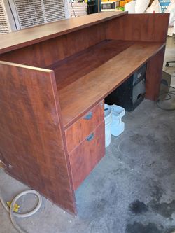 Office desk- in Hemet