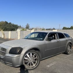 2005 Dodge Magnum