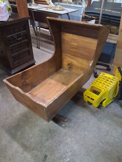 Wooden rocker bed