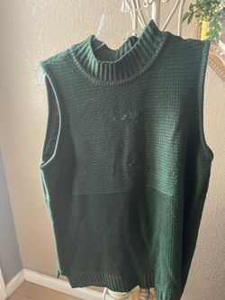 Turtleneck green sleeveless knit top
