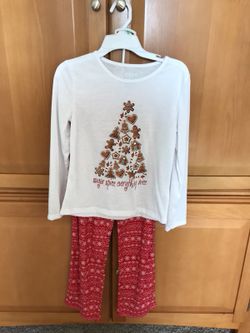 Holiday pjs girls size 10/12 like new
