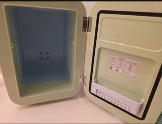 Mini fridge
