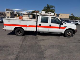 2002 Ford F-350 Chassis