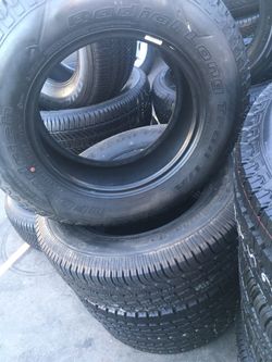 Set semi new BFGOODRICH 226/70/16