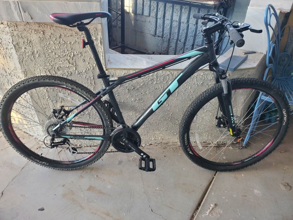 Gt Laguna Pro Mountain Bike