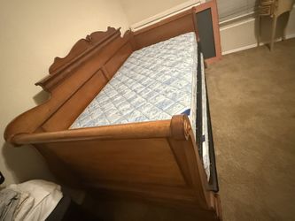 Victorian Trundle Day Bed With Pull Out