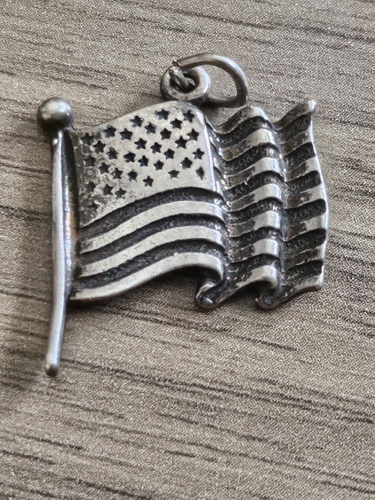 STERLING SILVER USA FLAG 2GM