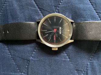 Nickan men watch
