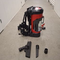 Milwaukee Back Support Portable Vacuum 