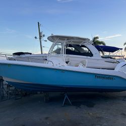 2018 Everglades 23 Center Console ((Make Offer Needs To Go))