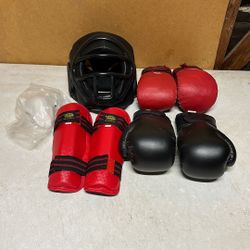 Kids Size  Karate/ Sparring/ Boxing Equipment 40$ For All 