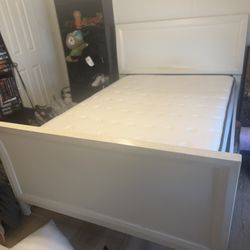 Full Size Bed 