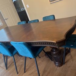 Large Dining Table With Extra Leaf Great For Large Family Gatherings