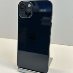Apple iPhone 13 128gb. ( Fully Unlocked )