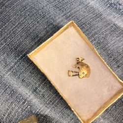 10k Gold football helmet pendant