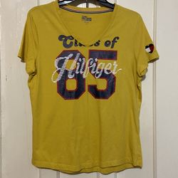 Tommy Hilfiger women’s top size Medium -New