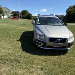 2013 Volvo XC70 Cross Country Wagon Platinum