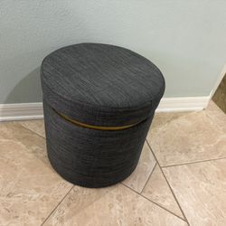 Ottoman / Padded Seat / Storage