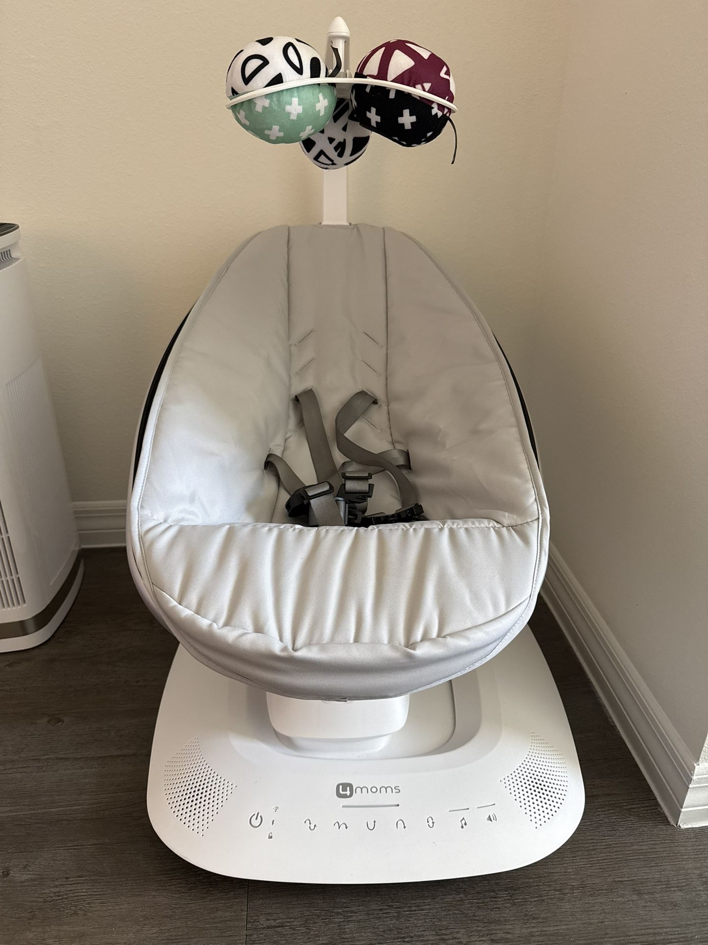 4moms mamaRoo 4 baby swing