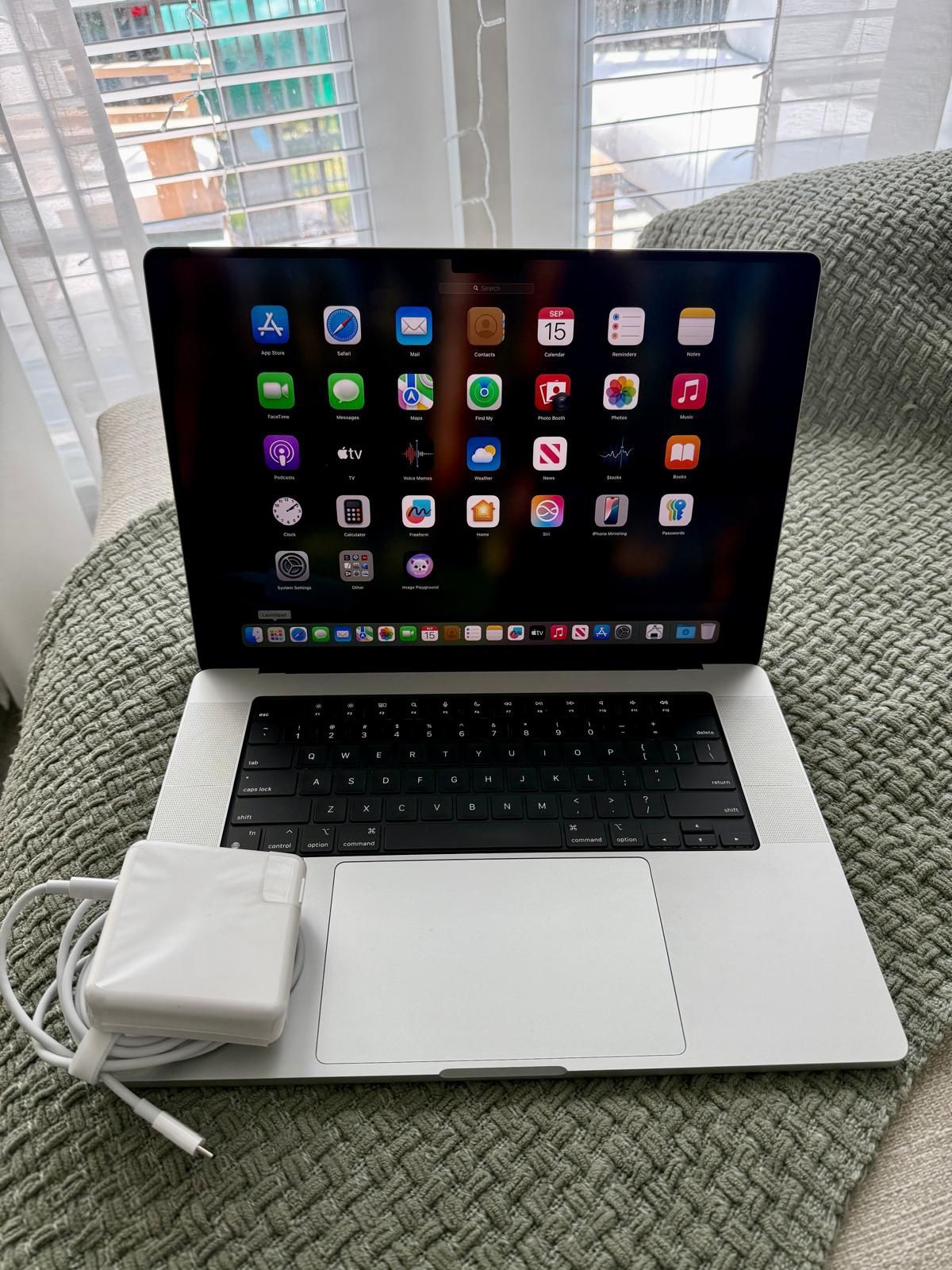 Apple MacBook Pro 16 inch with M1 Pro Chip, 16GB RAM, 512GB storage, 97% Battery 