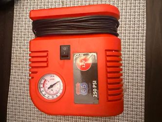 Route 66 12V Portable Air Compressor 250 PSI
