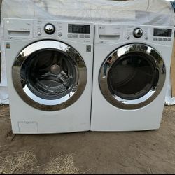 LG Washer And Gas Dryer Laundry Set 