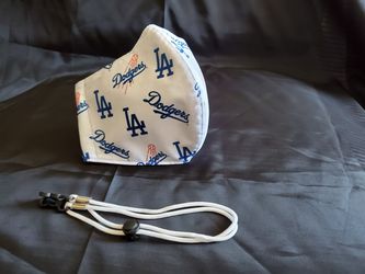 2 pc Los Angeles Dodgers Face Mask & Lanyard set