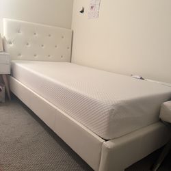 Girls twin bed