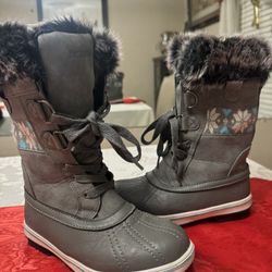 Northside (kids) Snow Boots   Size 3