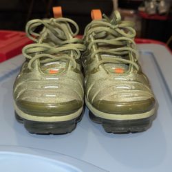 Vapormax Plus Olive Green Size 7.5 ( WMNS )