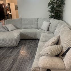 Soft Light Grey Reclining Couch / Sofa