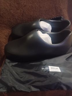 Yzy SL-02 Size 9 (Fits More Like 10)