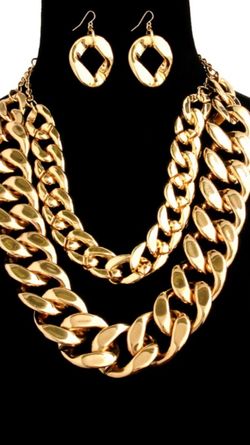 Gold double chain necklace earring set! Simple but sassy! Get yours today!