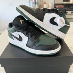 Air Jordan Low Green Tow Size 4 GS 5.5W