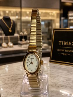 Vintage Timex LO Oval Ladies CR12176 Wristwatch ** READ**