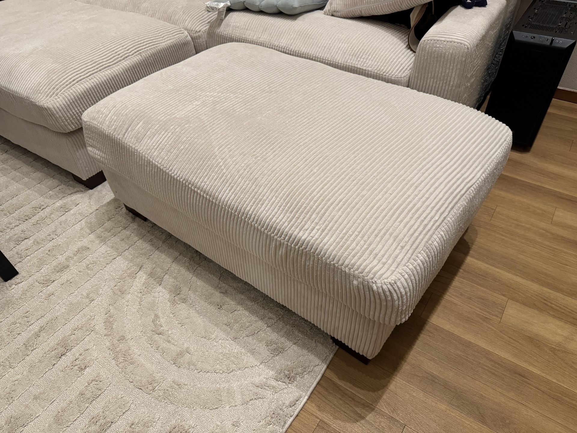 White Ottoman