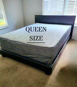 NEW QUEEN SIZE SET MATTRESS AND BOX SPRING-2PC