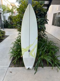 Hand Shaped Surfboard 5’10” — PU 5 Fin Swallow Tail