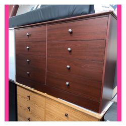 Dresser/ Eight drawers dresser