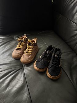 Toddler boy shoes 7C