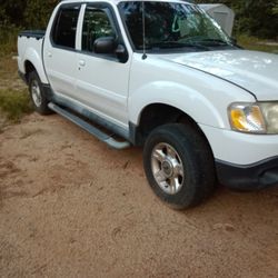 2004 Ford Explorer