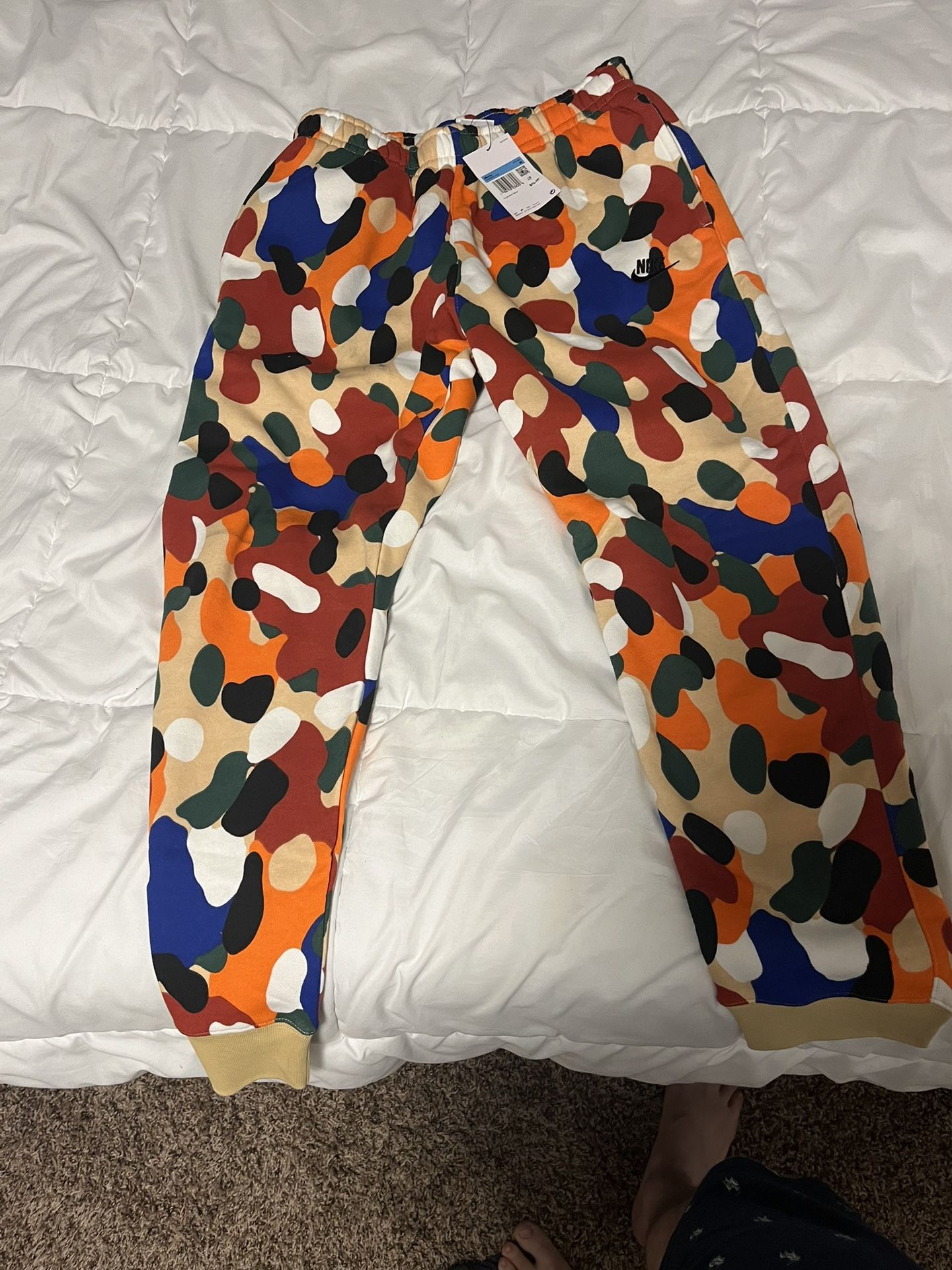 NIKE SWOOSH COSMIC JOGGERS