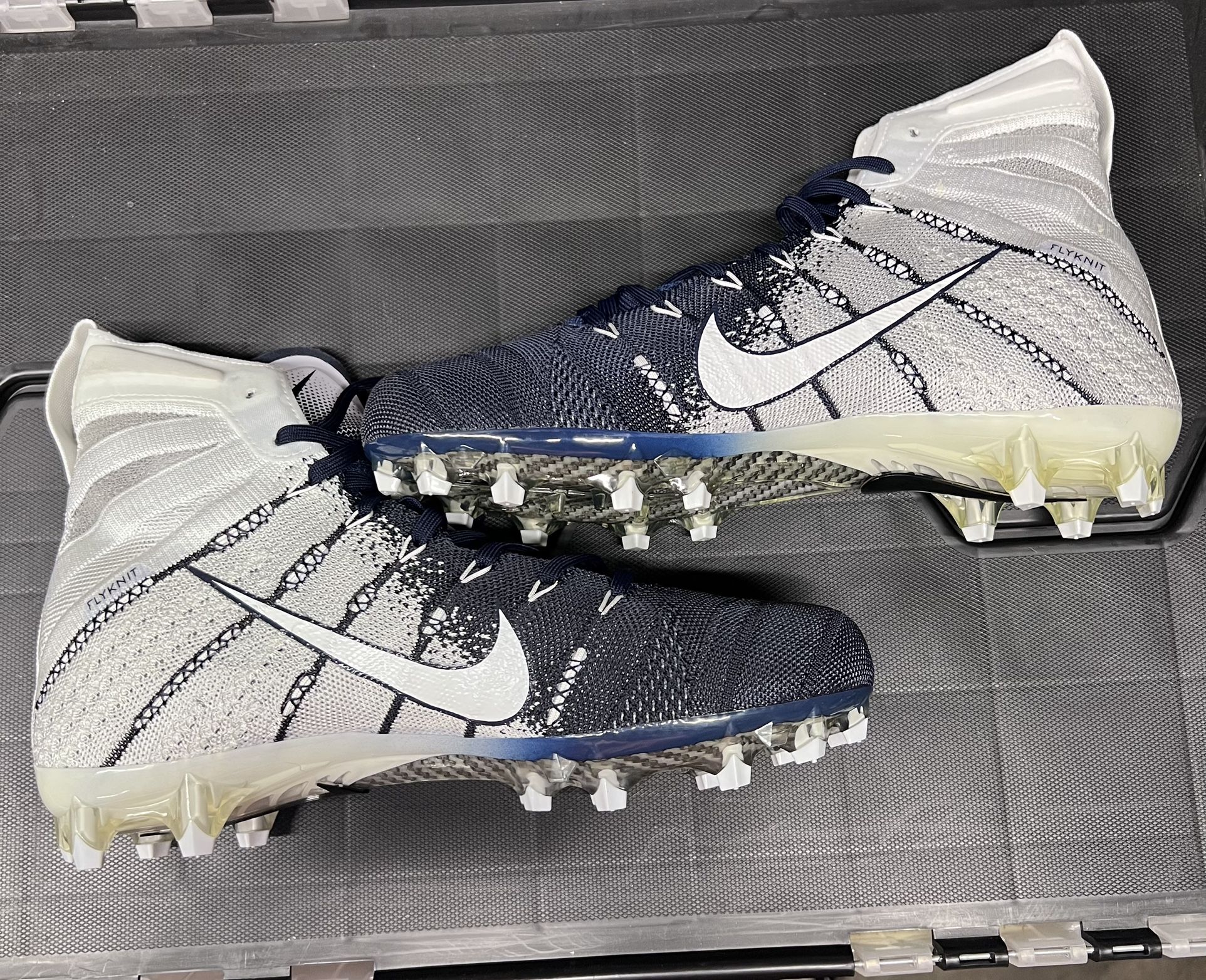 Nike Vapor Untouchable Elite Flyknit Cleats