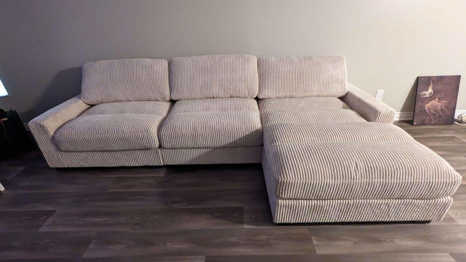 New 3 Piece Modular Sectional Couch! Extremely Comfortable! Free Delivery 🚚!