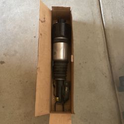 E55 Mercedes Air strut “front”